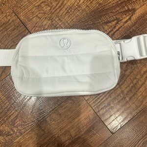Lululemon Athletica White Crossbody Bag with Textured Fabric